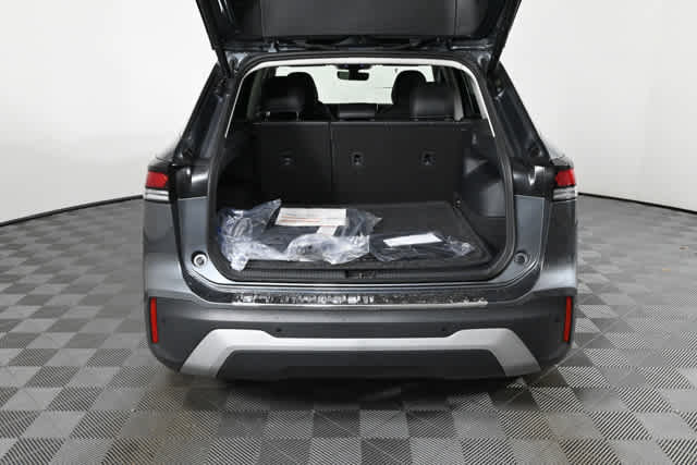 New 2026 Volkswagen Tiguan SE FWD image 13