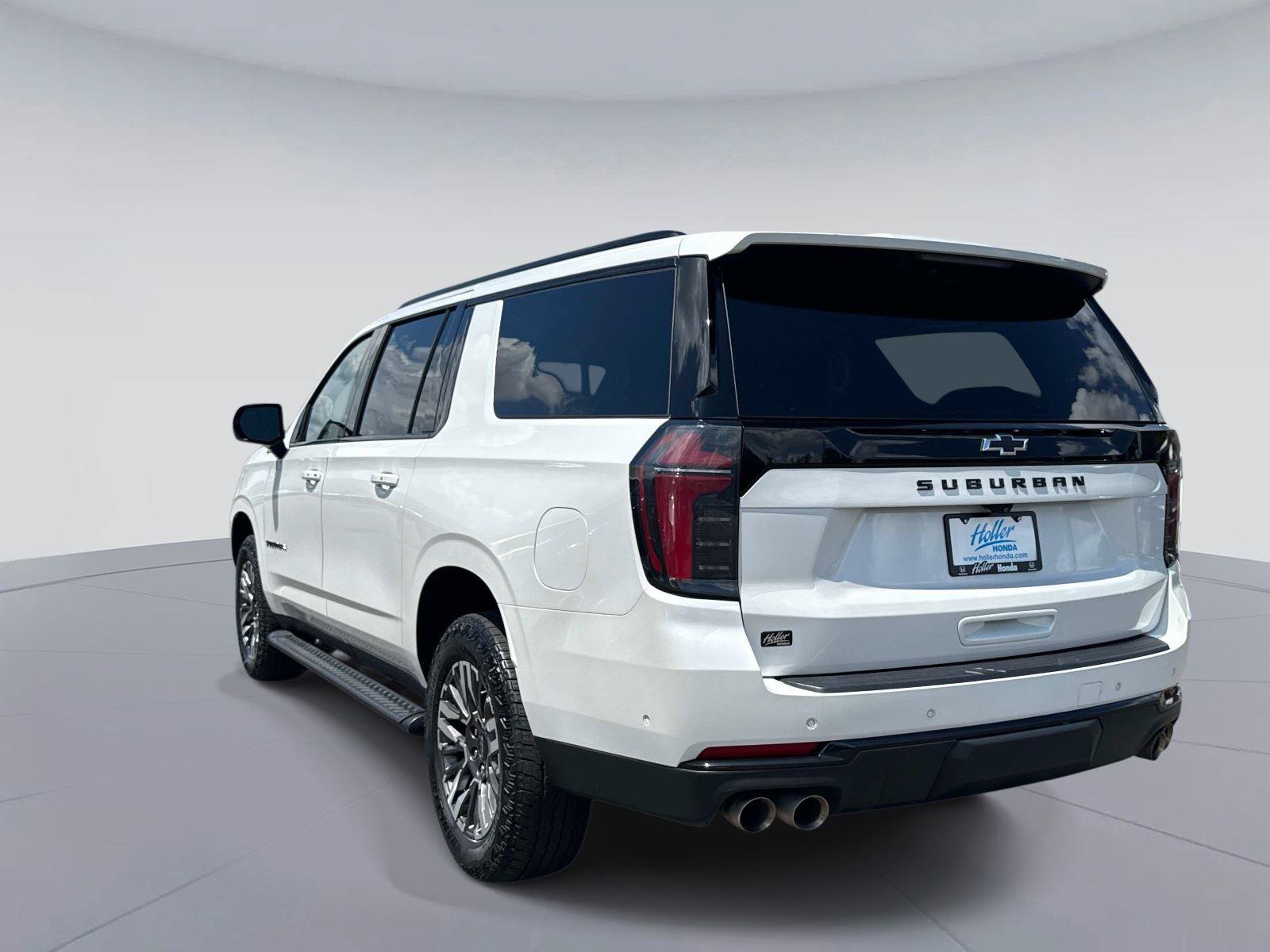 Used 2025 Chevrolet Suburban Z71 AWD/4WD image 6