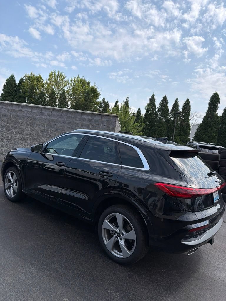 Certified 2025 Audi Q5 Premium Plus w/ Premium Plus AWD/4WD image 11