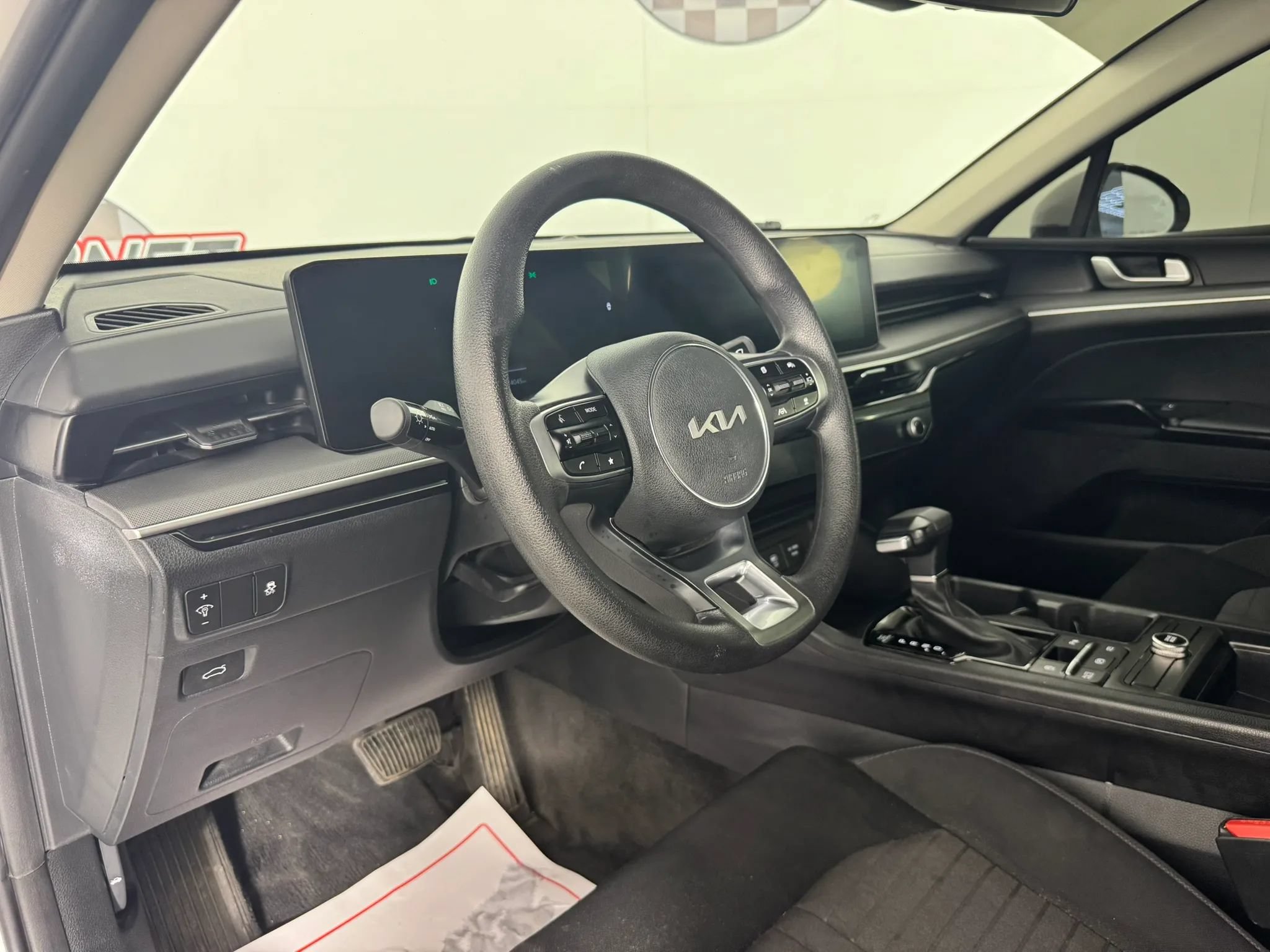 Used 2025 Kia K5 LXS FWD image 10