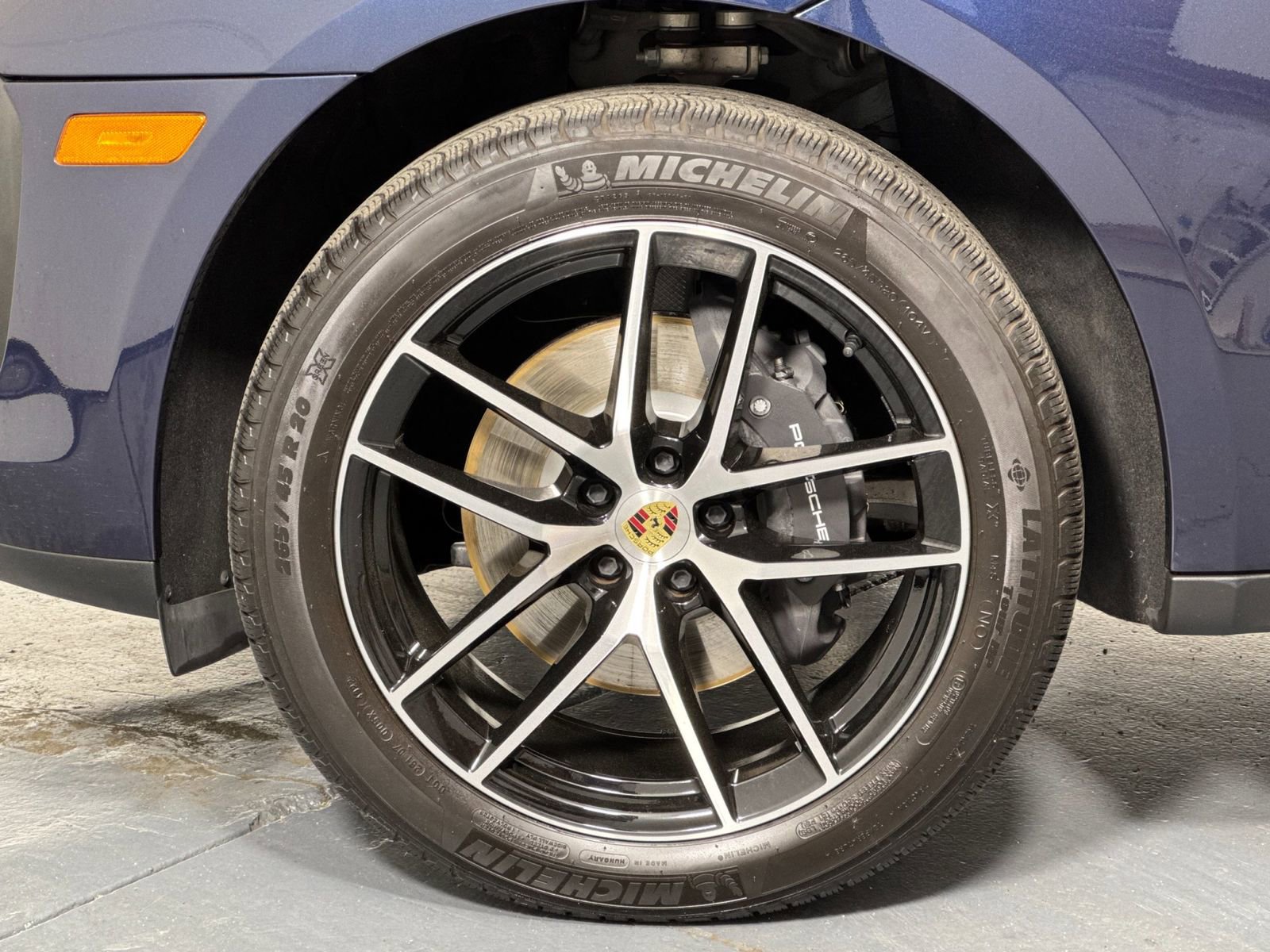 Certified 2023 Porsche Macan Turbo image 32