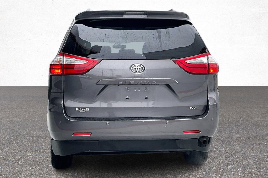 Used 2015 Toyota Sienna XLE w/ XLE Navigation Package image 6