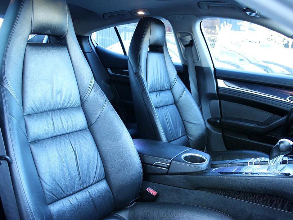 Used 2010 Porsche Panamera S image 18