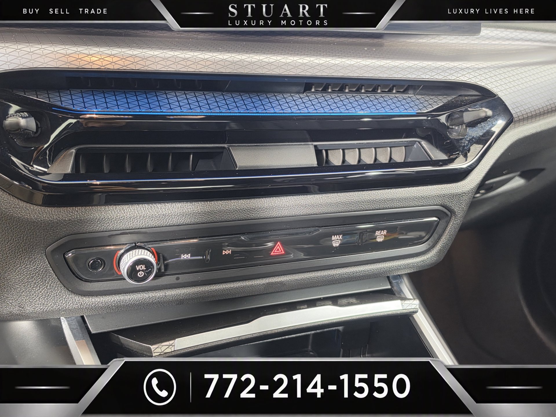 Used 2025 BMW 330i xDrive Sedan AWD/4WD image 17