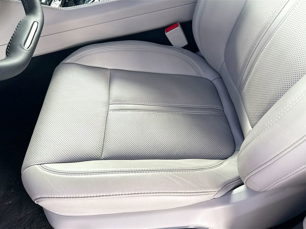 New 2024 Jeep Wagoneer Series II w/ Flexible Seating Group image 19