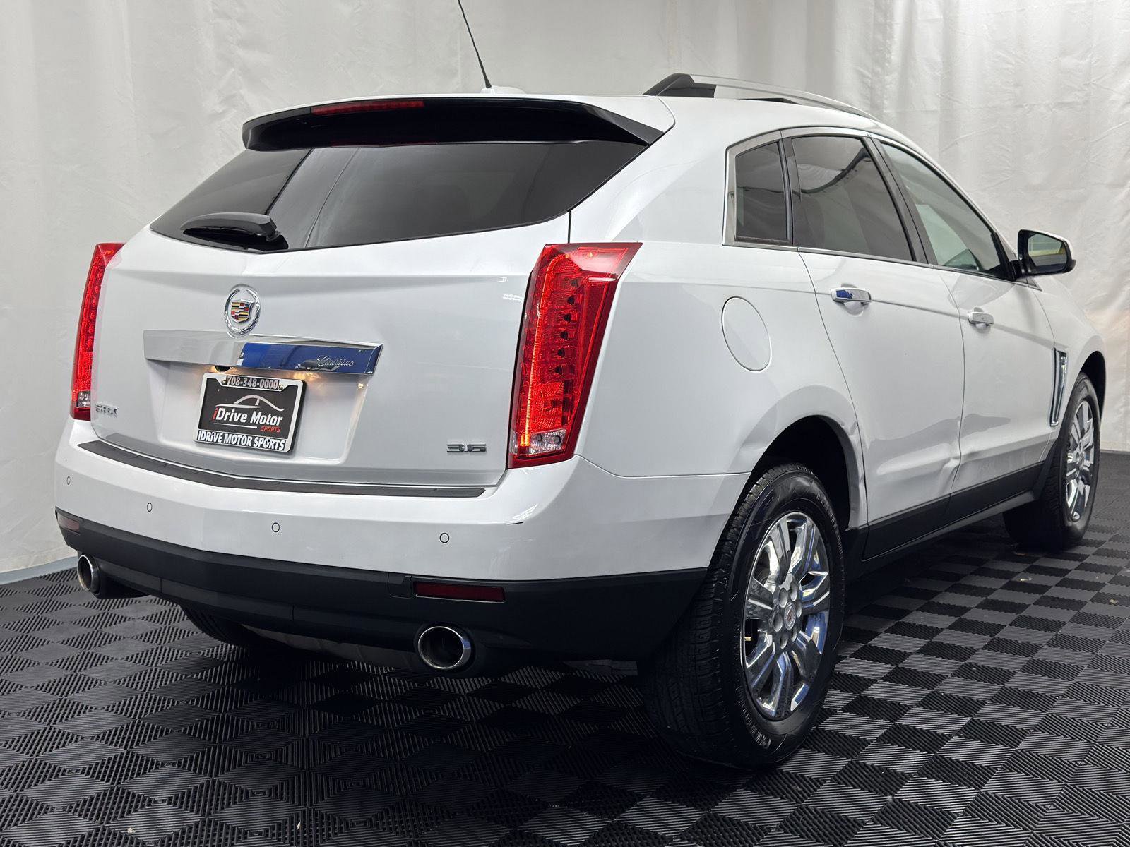 Used 2016 Cadillac SRX Luxury image 8