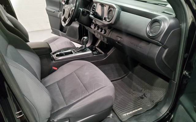 Used 2016 Toyota Tacoma TRD Off-Road image 15