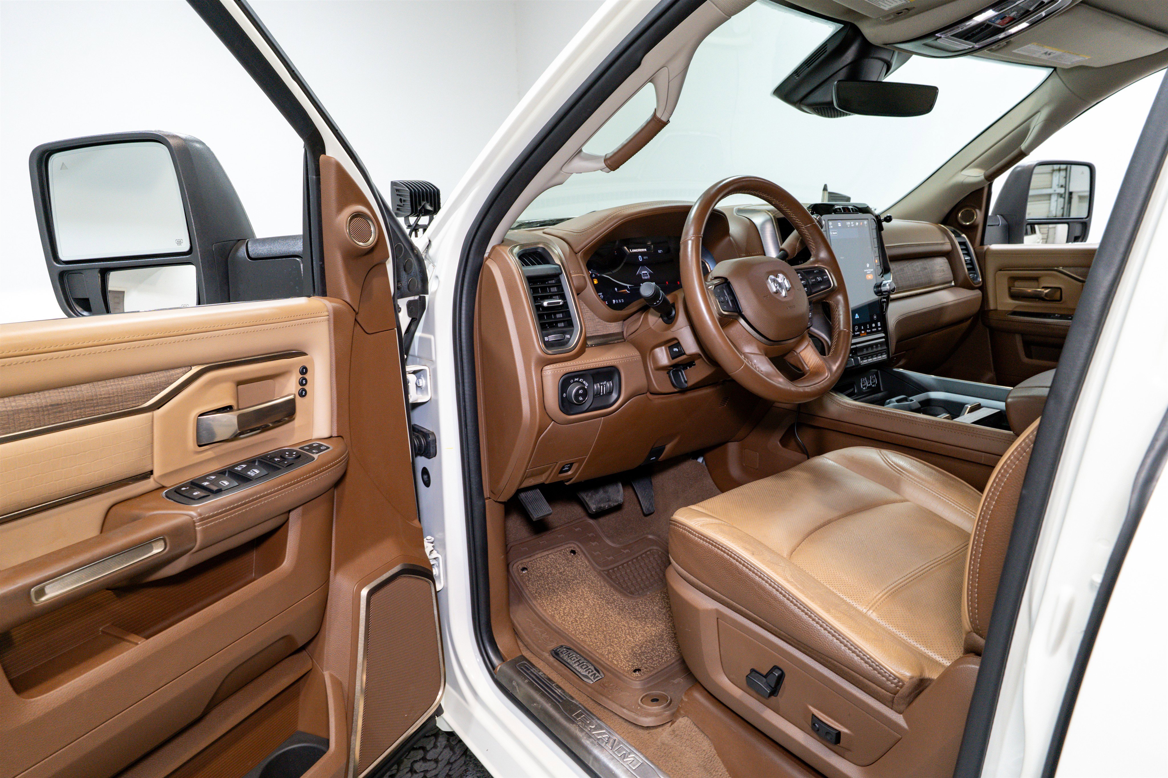 Used 2023 RAM 3500 Limited image 15