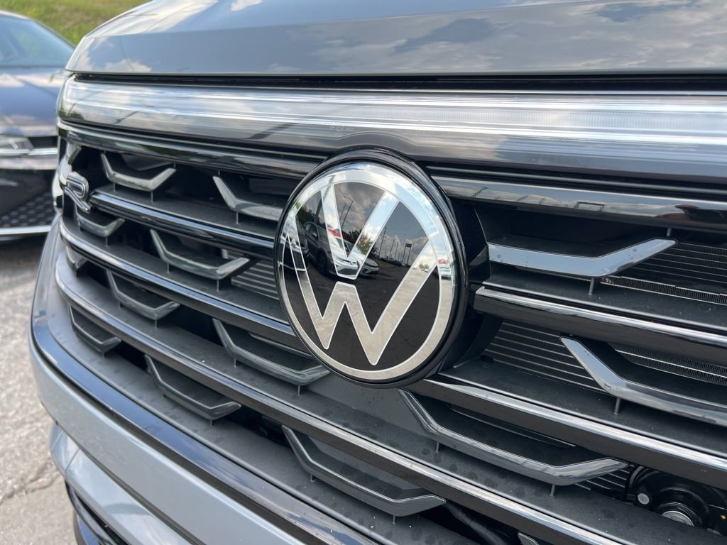 New 2026 Volkswagen Atlas Cross Sport SEL R-Line image 10