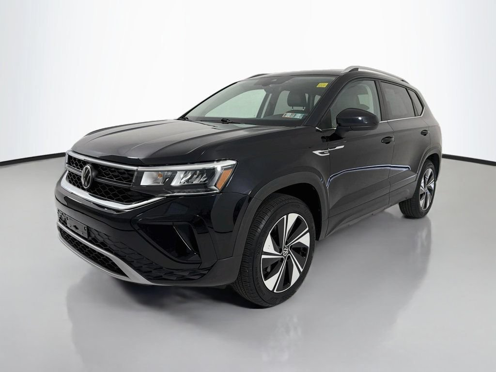 Used 2024 Volkswagen Taos SE AWD/4WD image 3