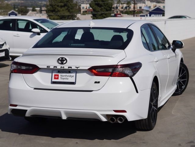 Used 2024 Toyota Camry SE FWD image 7