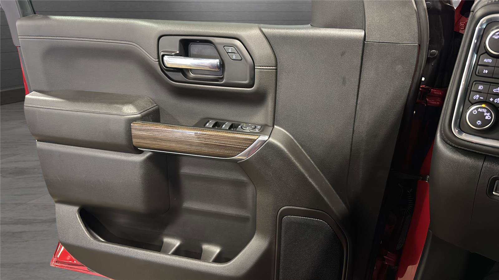 Used 2022 Chevrolet Silverado 1500 RST w/ Z71 Off-Road Package image 23