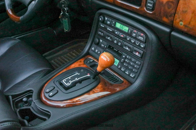 Used 2001 Jaguar XK8 Convertible image 34