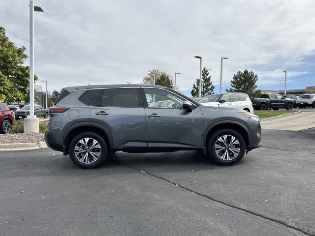 Used 2021 Nissan Rogue SV AWD/4WD image 2