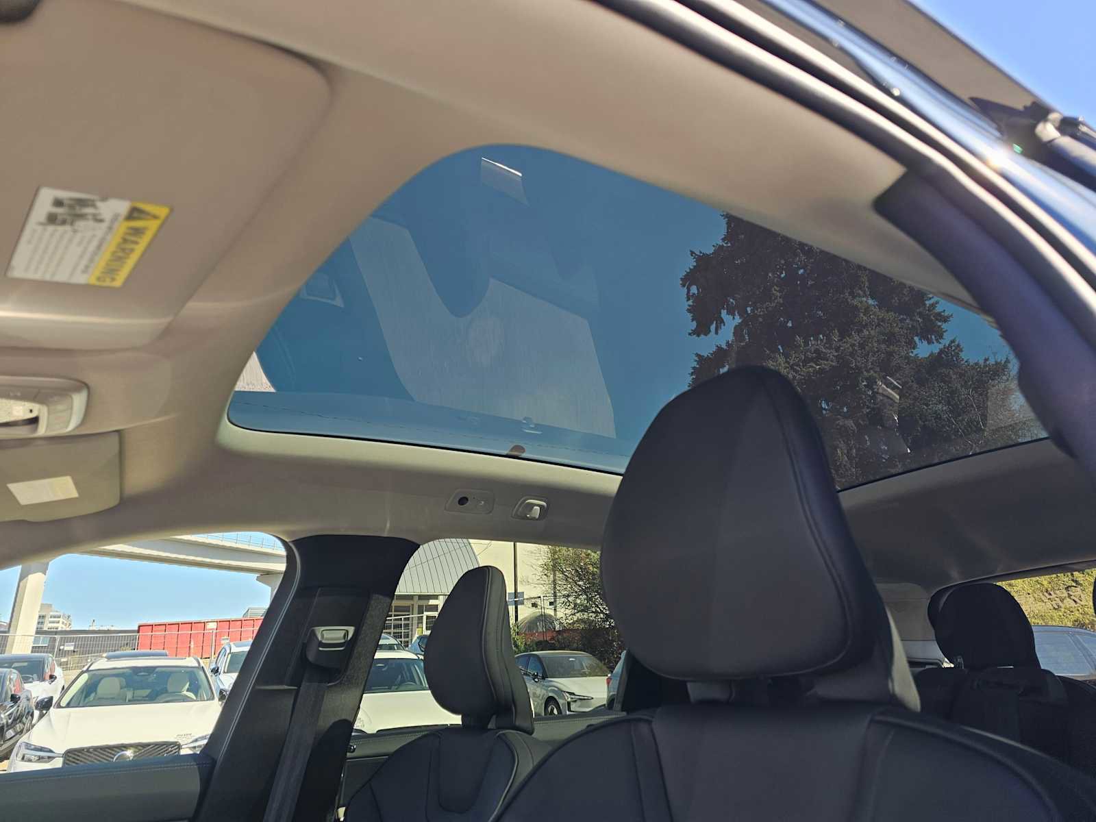 Used 2025 Volvo EX90 Plus image 23