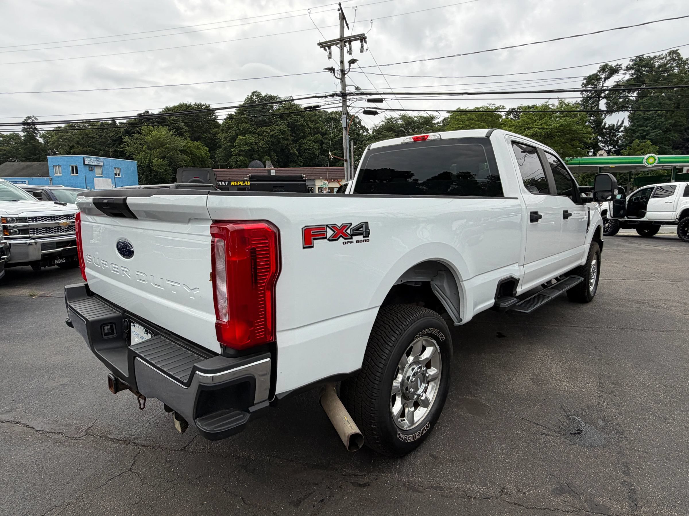Used 2017 Ford F250 XL w/ Power Equipment Group AWD/4WD image 8