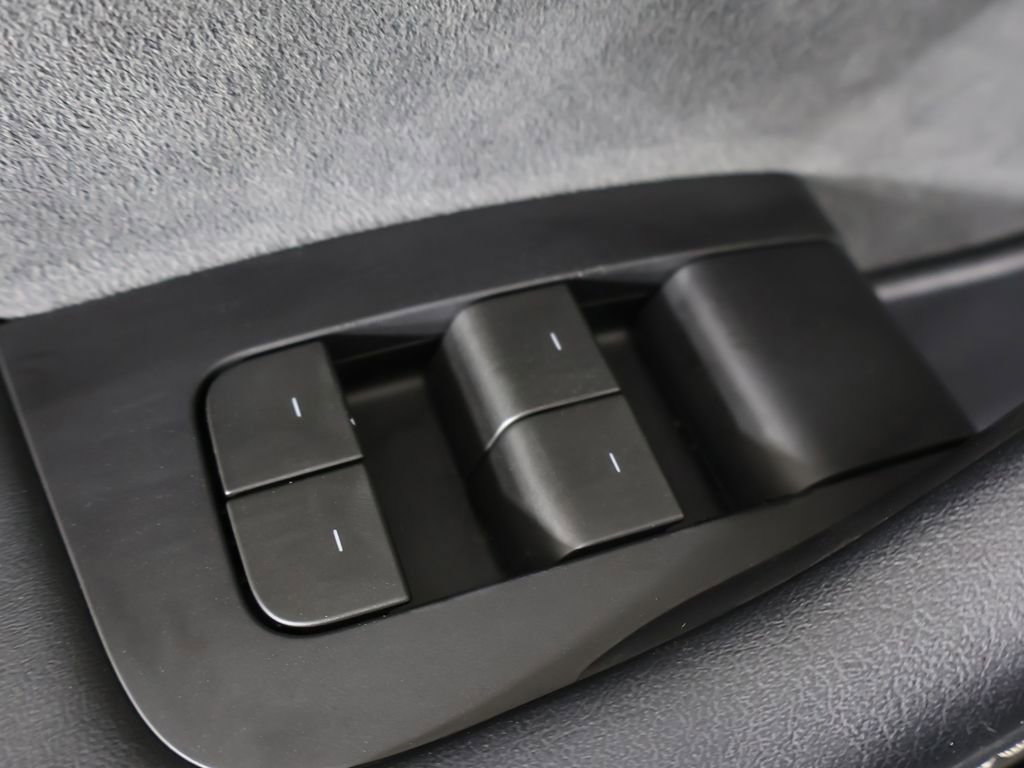 Used 2023 Tesla Model Y Long Range image 40