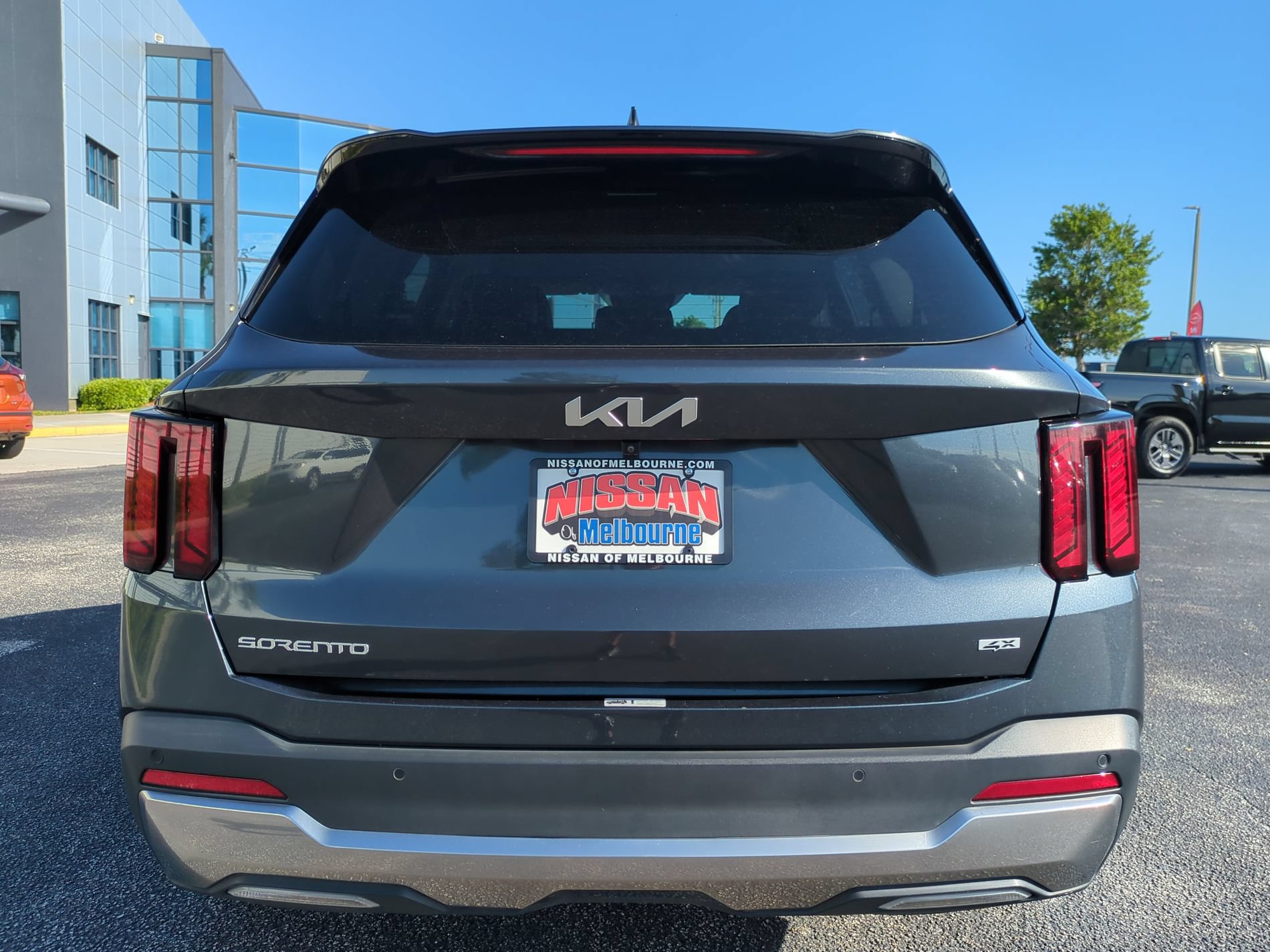 Used 2024 Kia Sorento S AWD/4WD image 5