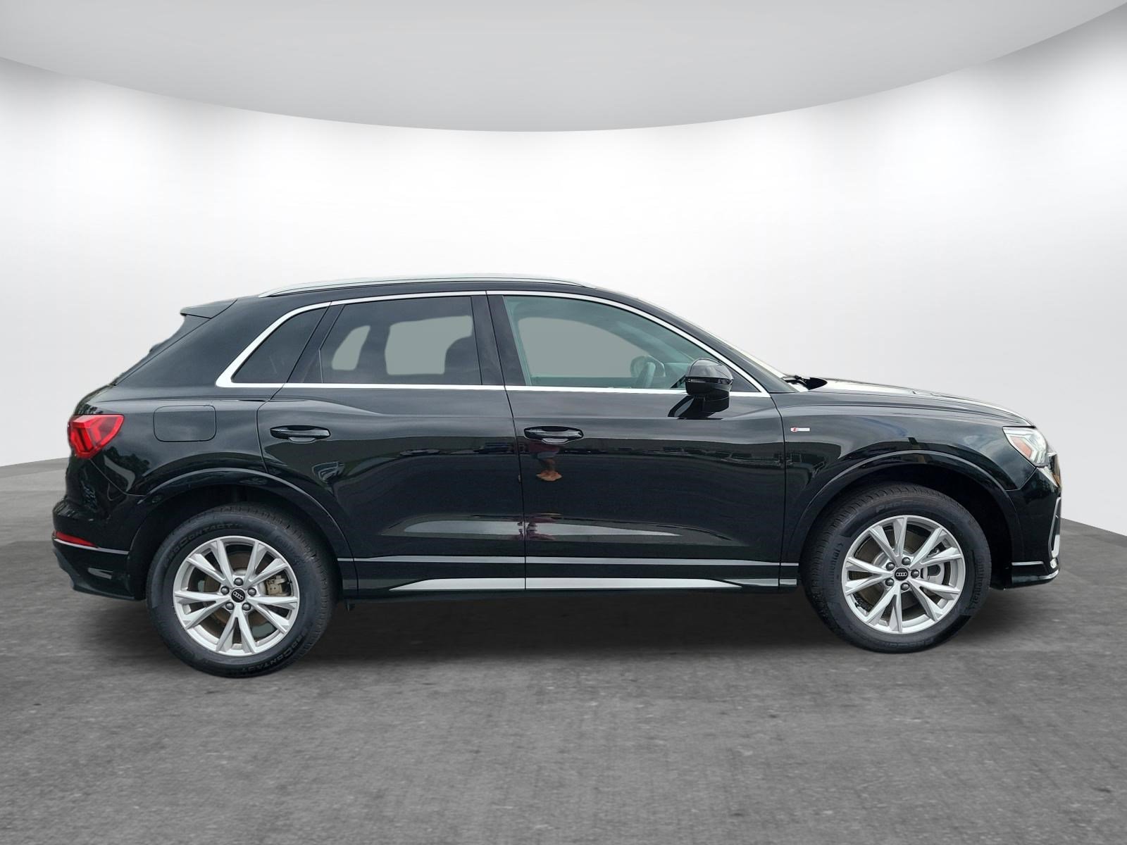 Used 2025 Audi Q3 2.0T Premium image 23