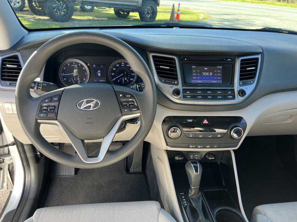 Used 2017 Hyundai Tucson SE image 11