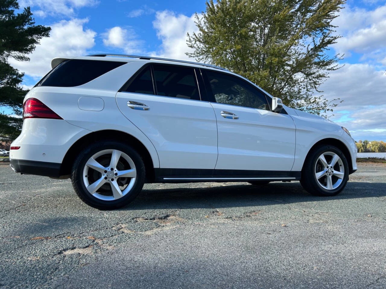 Used 2016 Mercedes-Benz GLE 350 4MATIC w/ Premium Package image 10