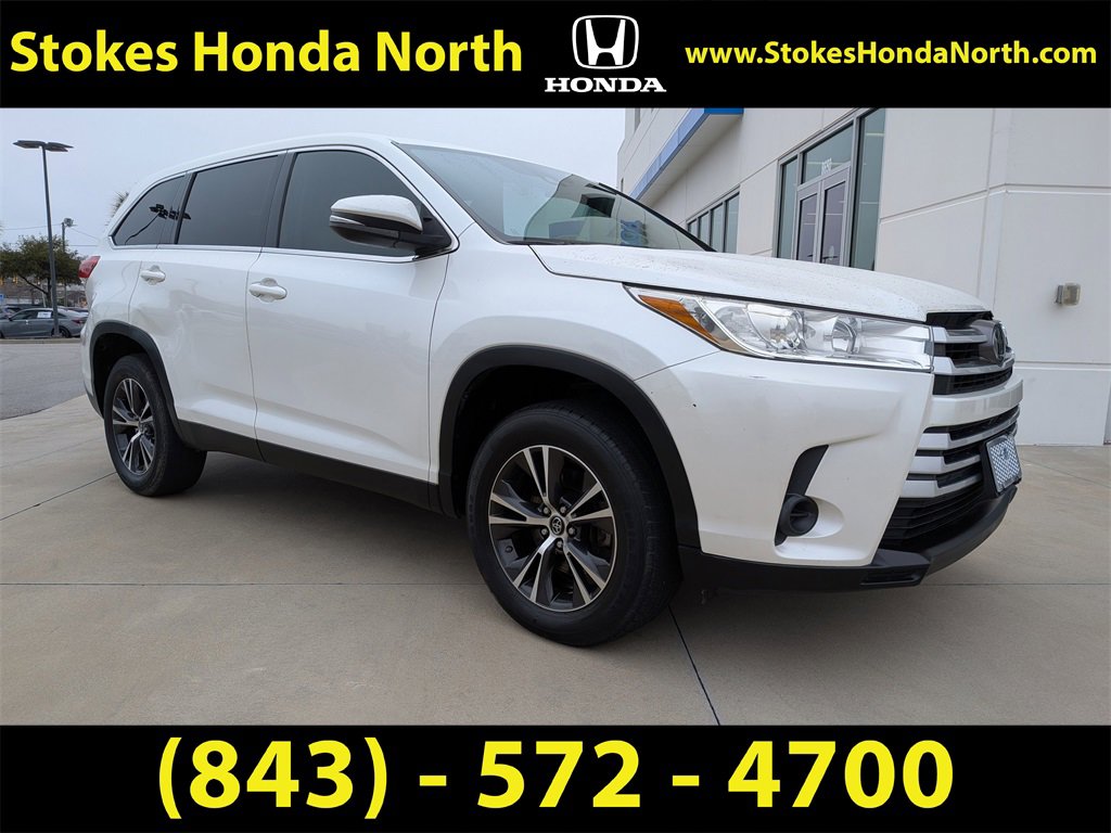 Used 2019 Toyota Highlander LE image 1