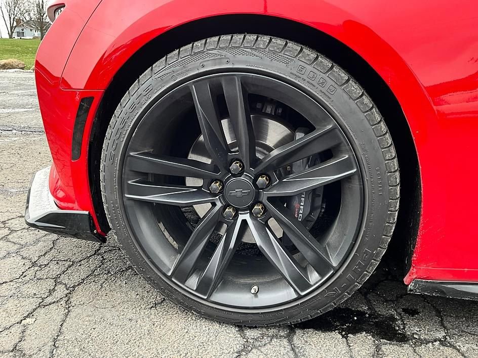 Used 2017 Chevrolet Camaro SS image 11