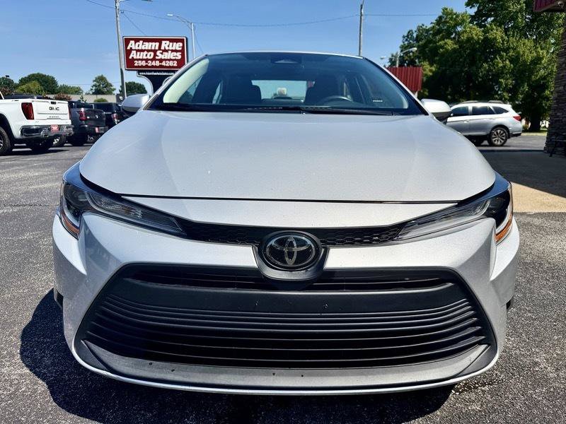 Used 2023 Toyota Corolla LE FWD image 3