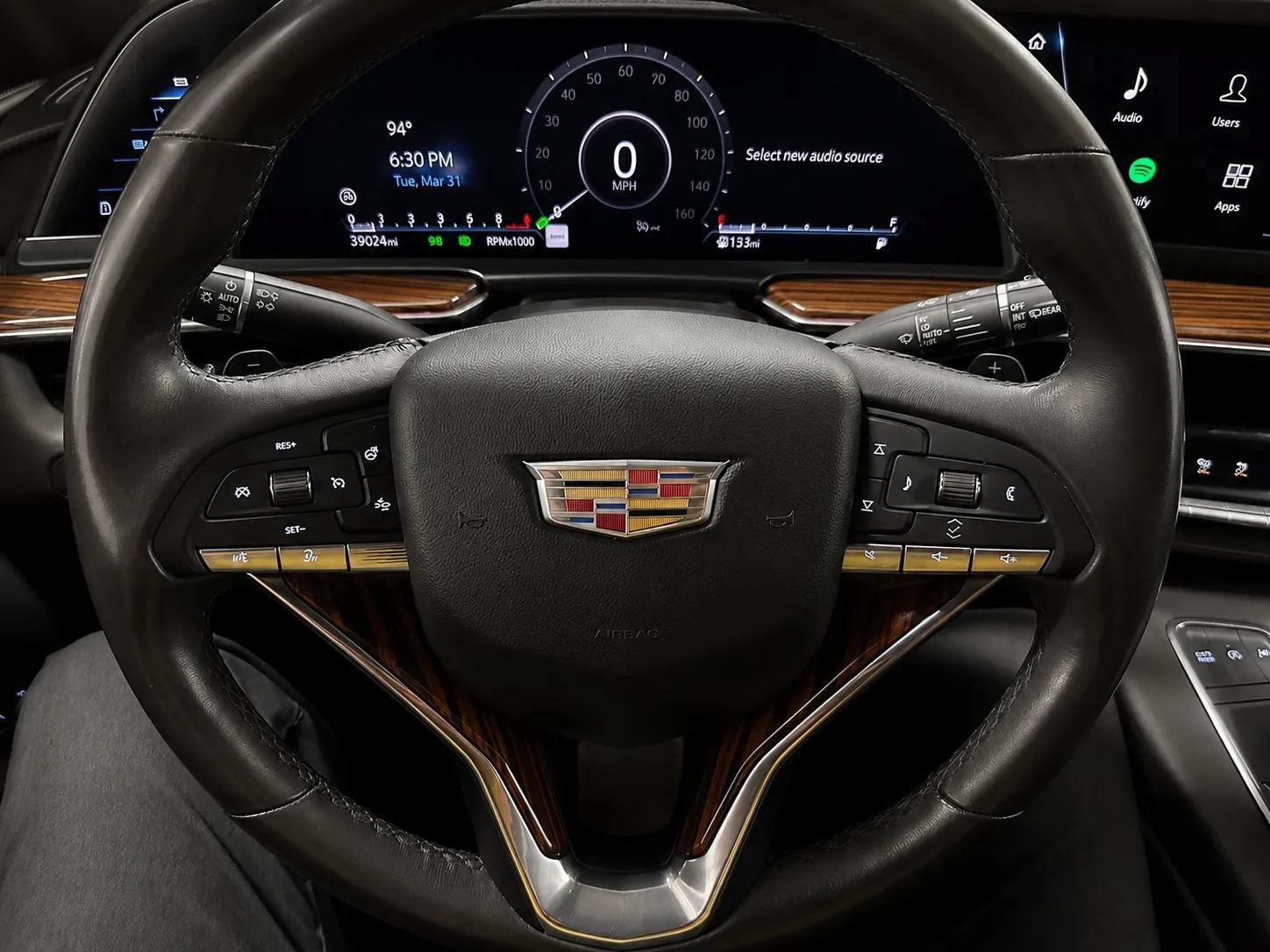 Used 2023 Cadillac Escalade ESV Luxury RWD image 31