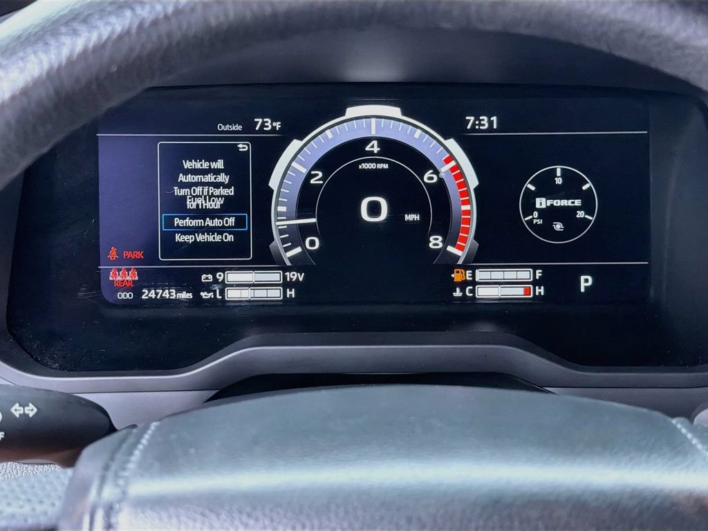 Used 2025 Toyota Tundra Limited AWD/4WD image 11