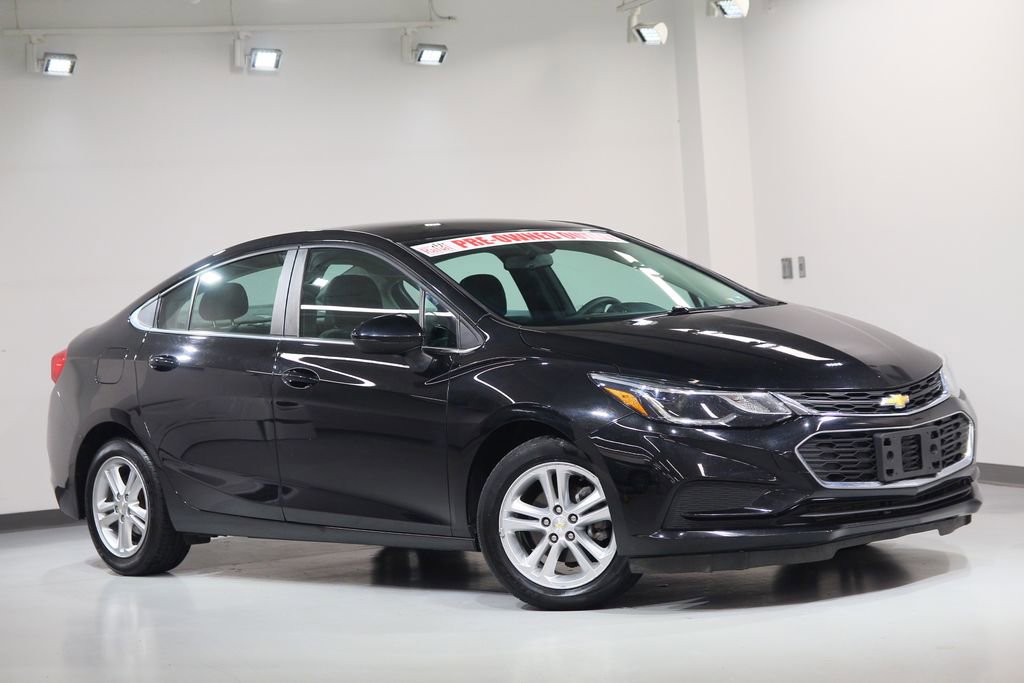 Used 2018 Chevrolet Cruze LT w/ Convenience Package FWD image 7