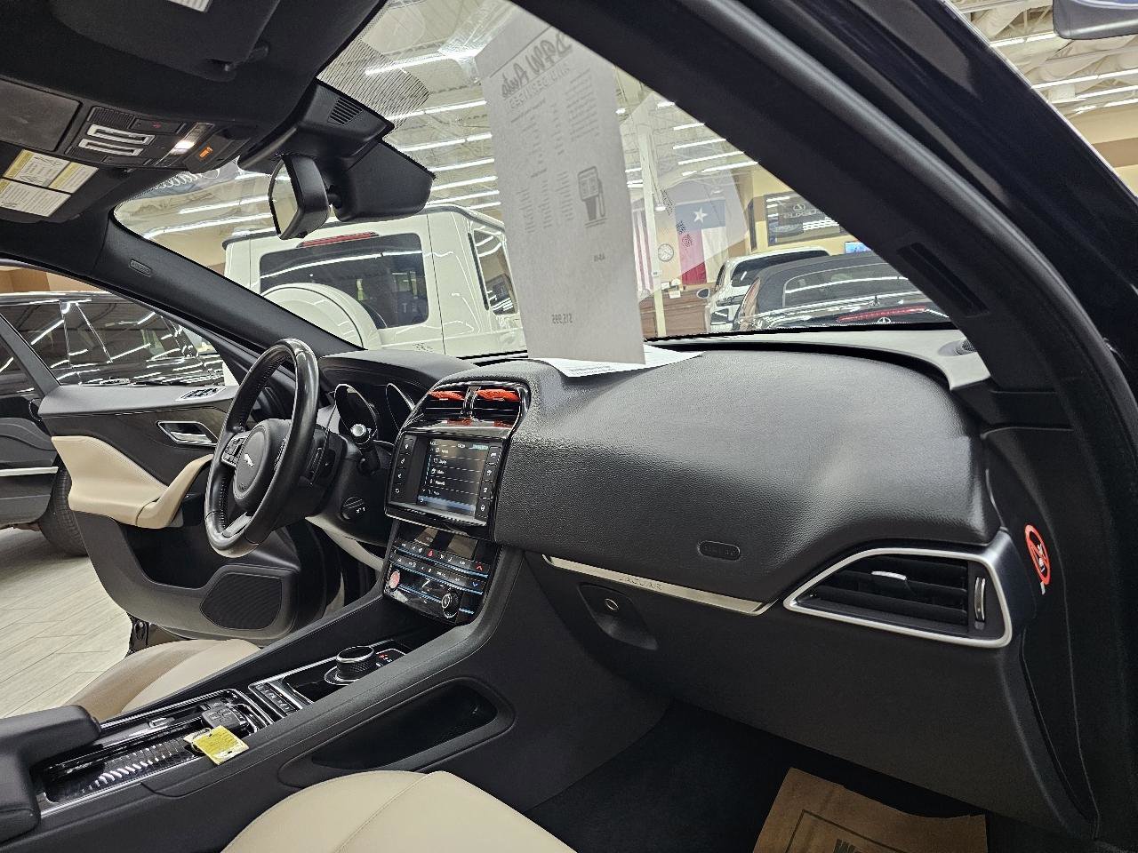 Used 2018 Jaguar F-PACE Premium AWD/4WD image 22