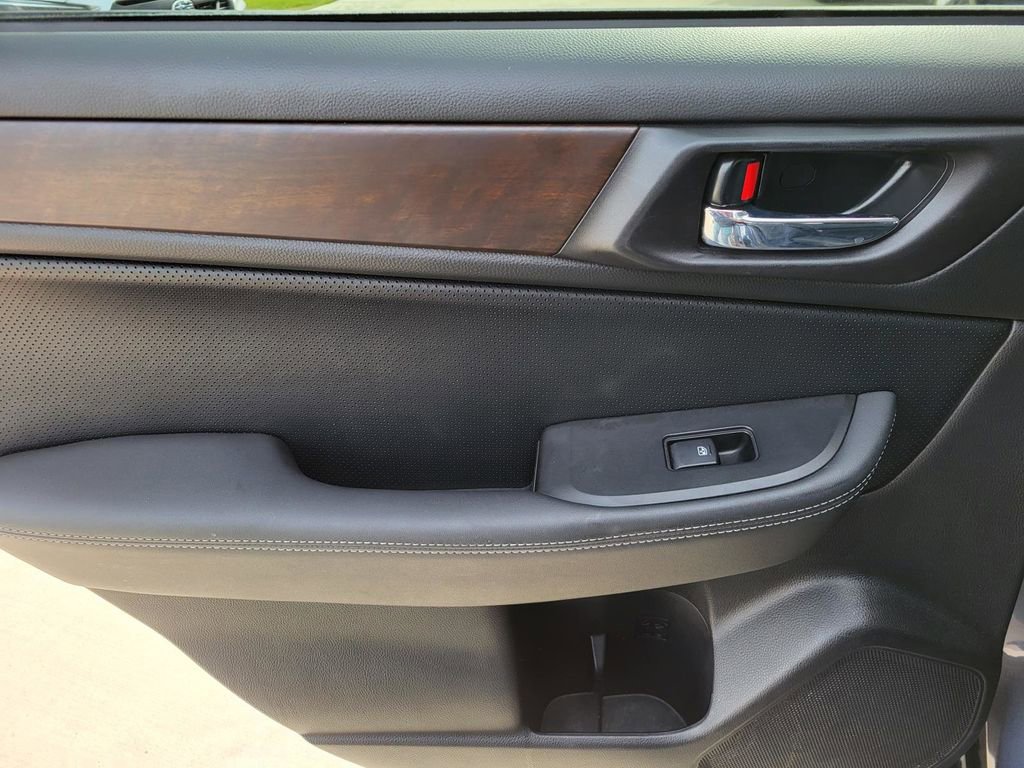 Used 2017 Subaru Outback 3.6R Limited image 14