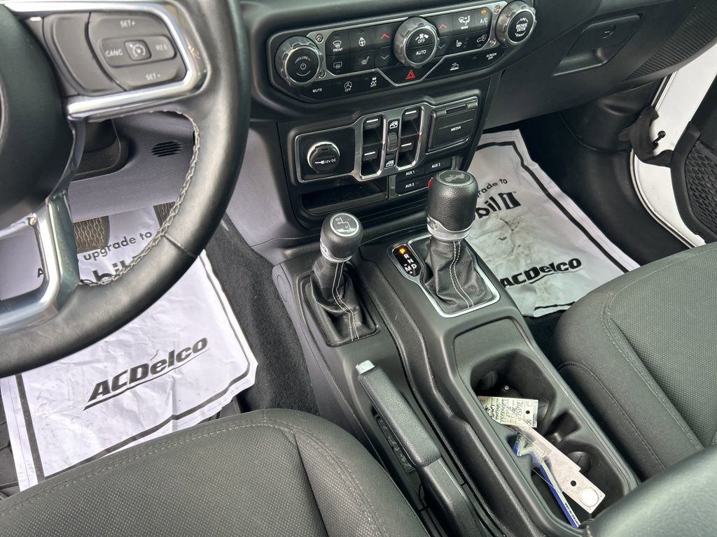 Used 2023 Jeep Wrangler Sahara w/ Cold Weather Group image 19