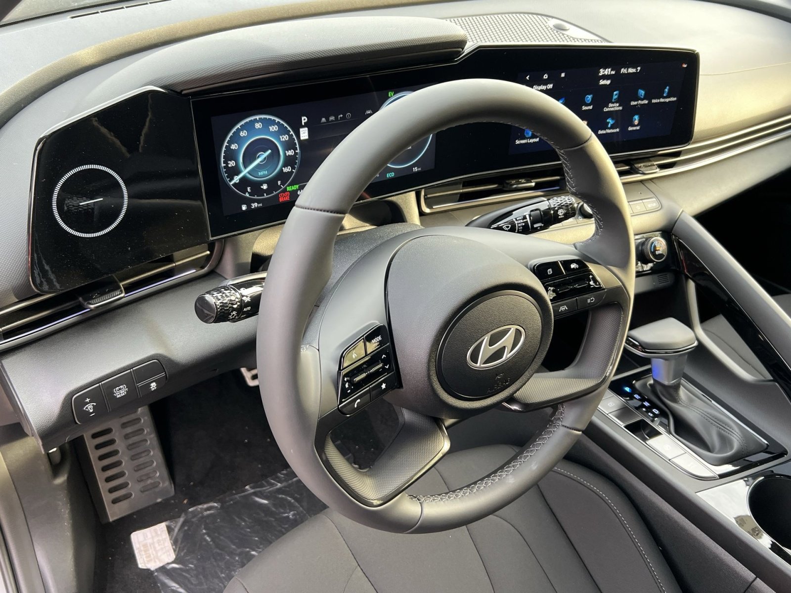 New 2025 Hyundai Elantra SEL image 13