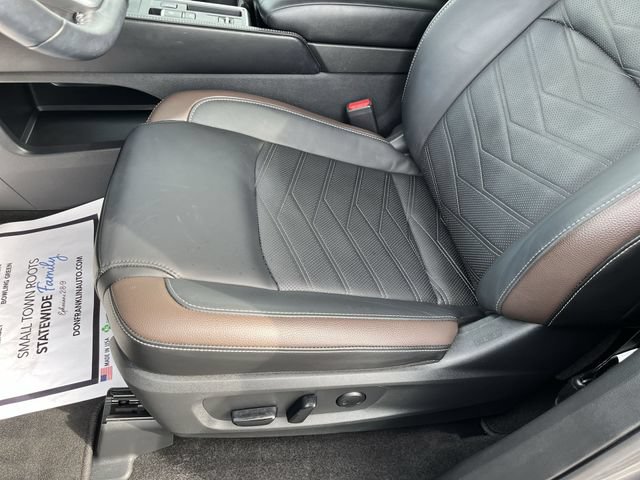 Certified 2025 Nissan Pathfinder Platinum w/ Cargo Package FWD image 12