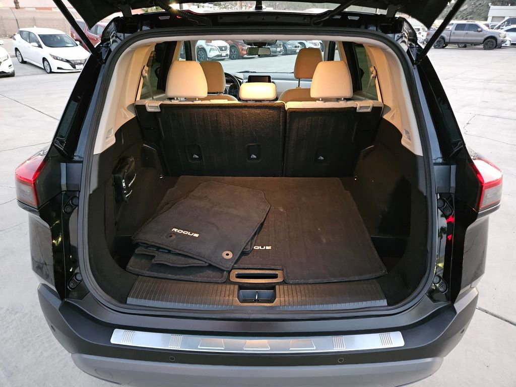 Used 2023 Nissan Rogue SV image 28