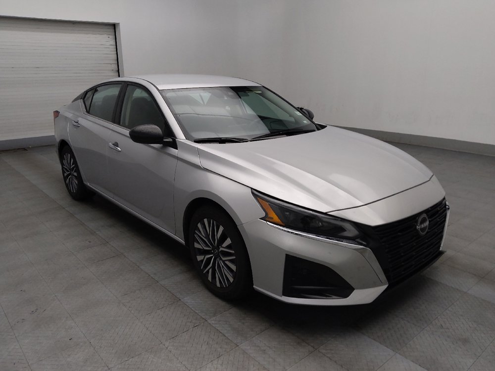 Used 2024 Nissan Altima 2.5 SV image 13