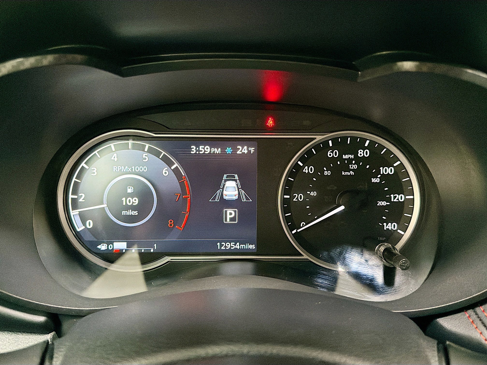 Used 2025 Nissan Versa SR w/ Trunk Package image 17