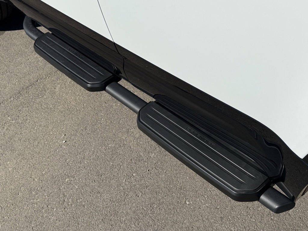 New 2026 Land Rover Defender 110 X-Dynamic SE image 38