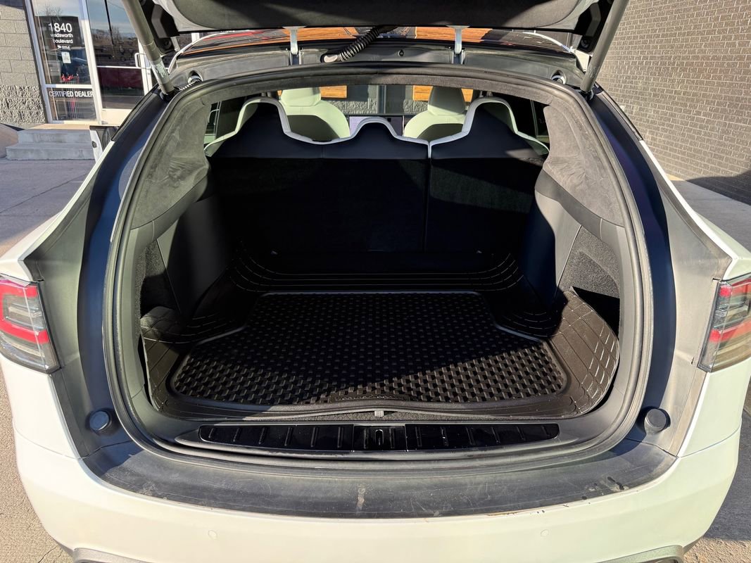 Used 2022 Tesla Model X image 37