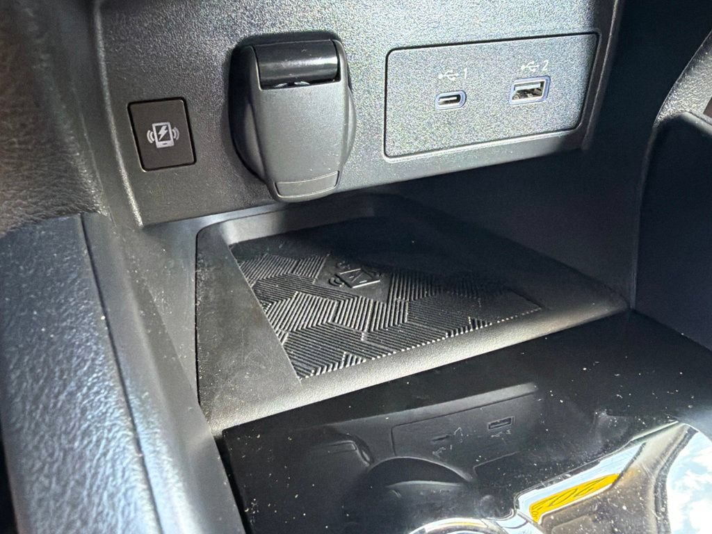 Used 2023 Nissan Versa SR w/ Trunk Package FWD image 31