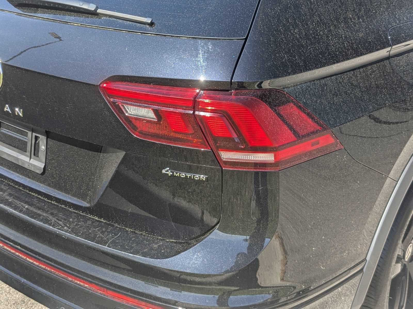 Used 2023 Volkswagen Tiguan SE R-Line AWD/4WD image 36