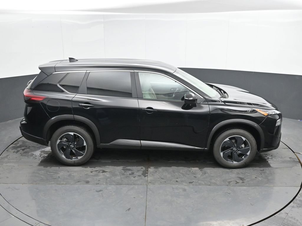 Used 2025 Nissan Rogue SV AWD/4WD image 34