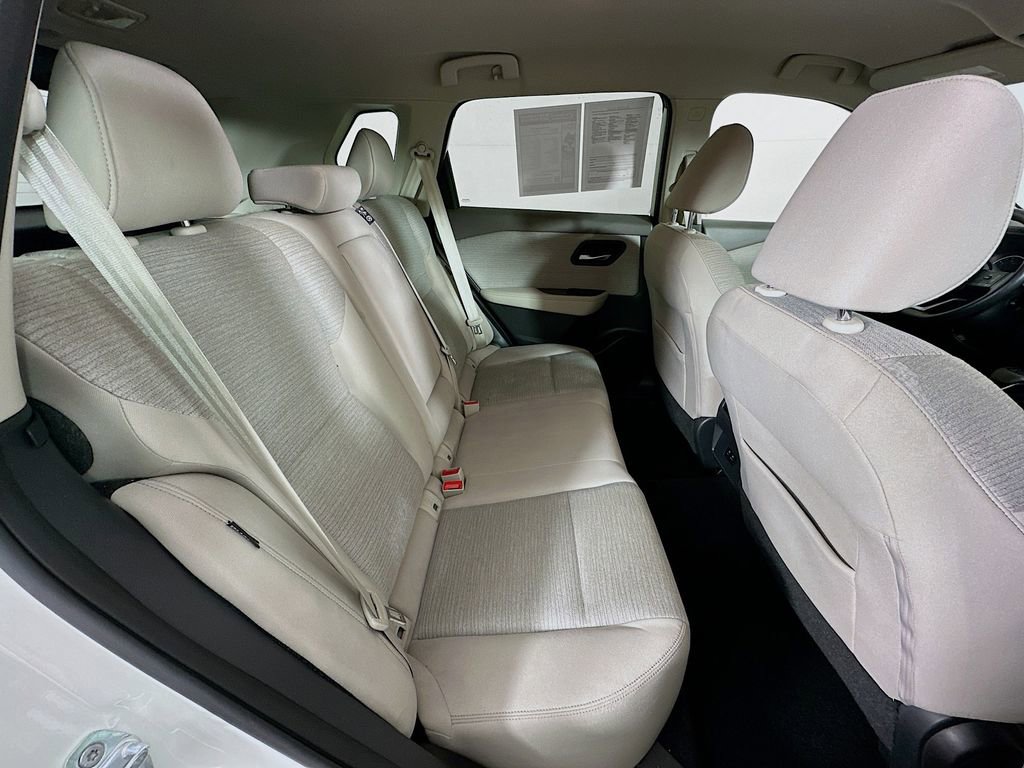 Used 2021 Nissan Rogue SV image 33