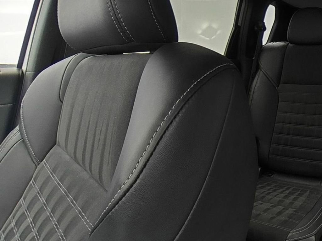 Used 2024 Mitsubishi Outlander SE image 20