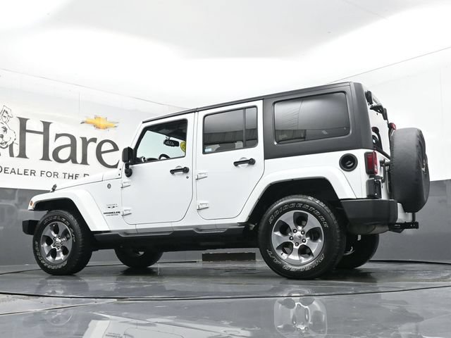 Used 2016 Jeep Wrangler Unlimited Sahara w/ Connectivity Group AWD/4WD image 53
