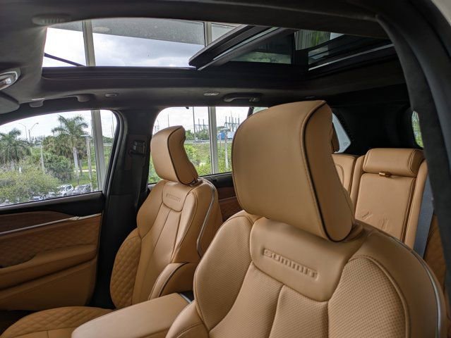 New 2025 Jeep Grand Cherokee Summit AWD/4WD image 21
