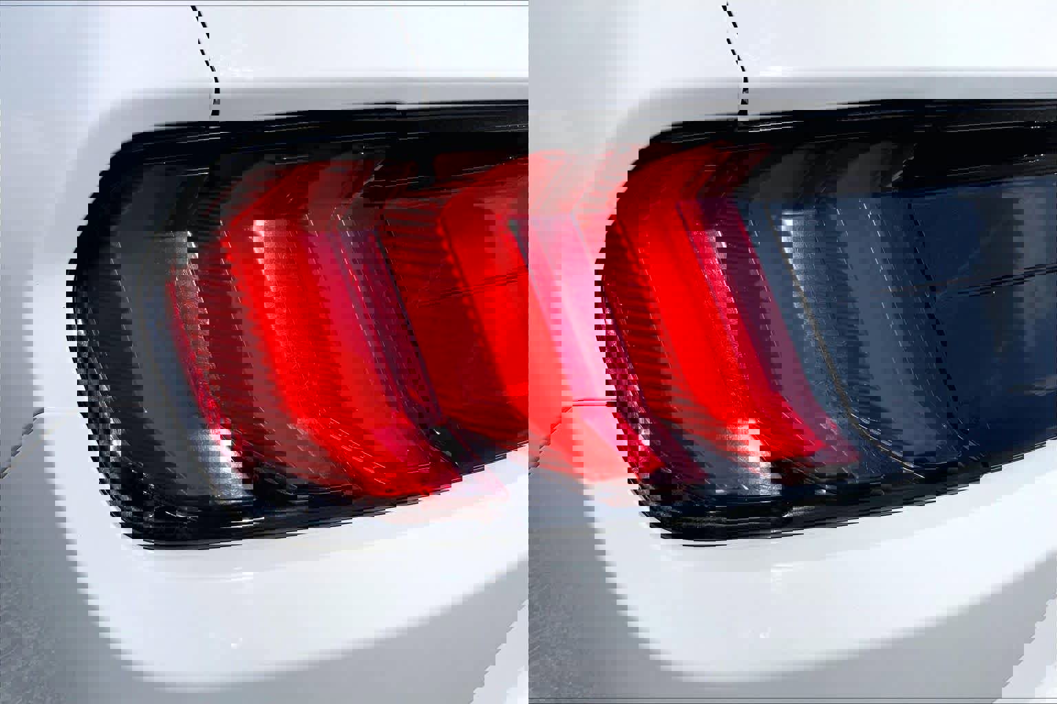 Used 2019 Ford Mustang Premium RWD image 28