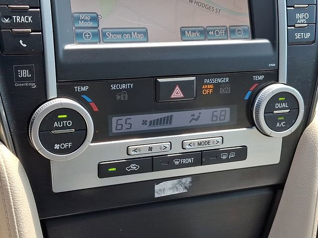 Used 2012 Toyota Camry XLE w/ Leather Pkg FWD image 19